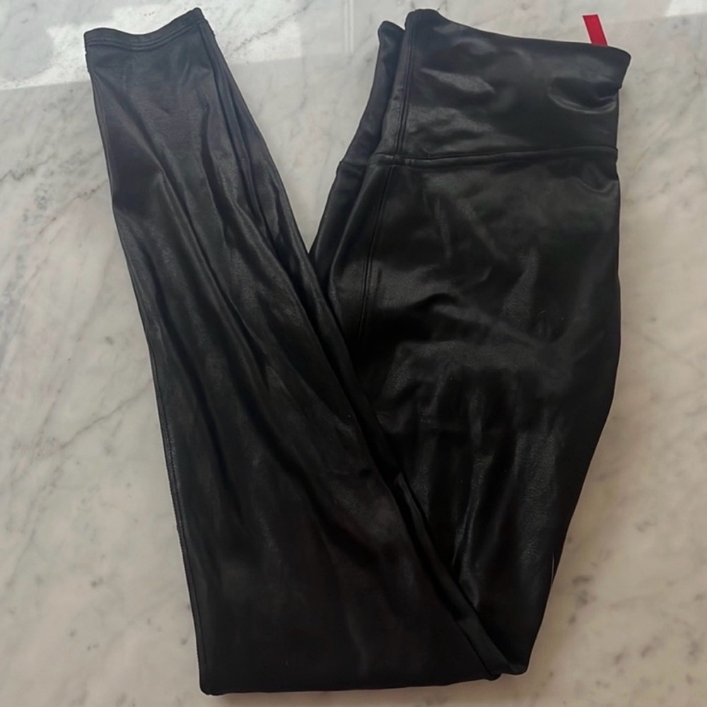 SPANX Faux Leather Leggings - Medium Petite